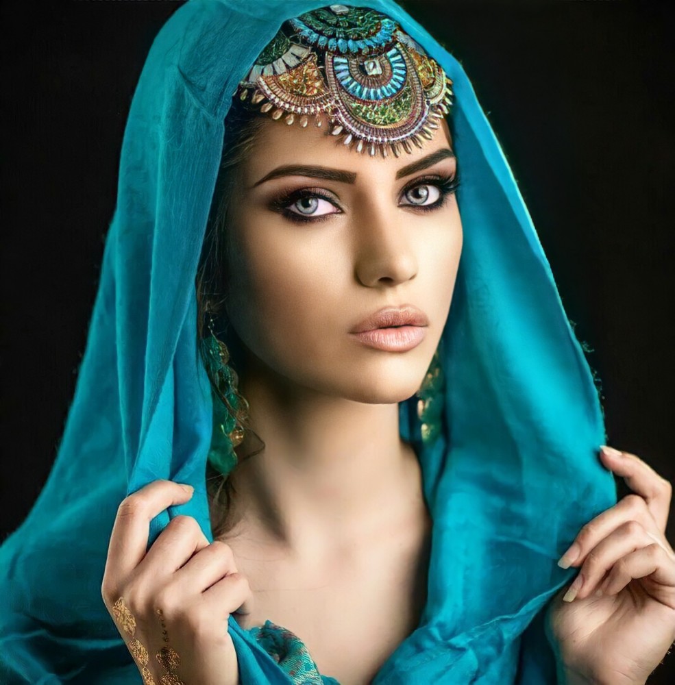 Katerina Dimitriou ・ Fashion Model | DMDb © Dubai Models Database